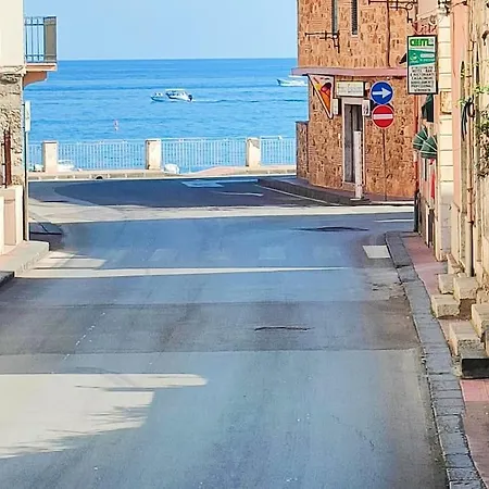 Monolocale Taormina A 100 Metri Da Stazione Treni E 30 Mt Dal Mare Giardini Naxos