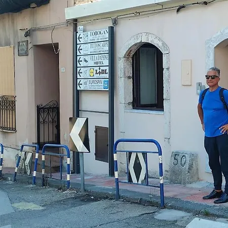 Monolocale Taormina A 100 Metri Da Stazione Treni E 30 Mt Dal Mare Holiday home *