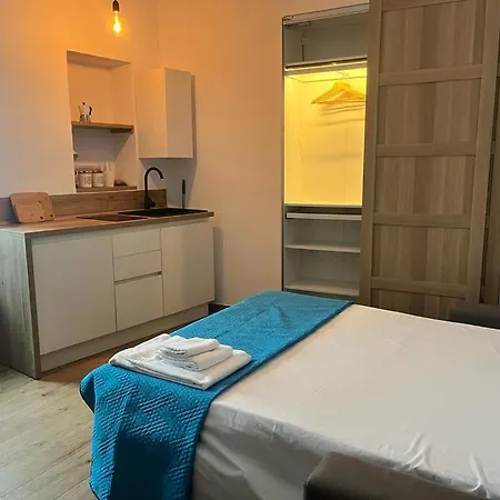 Monolocale Taormina A 100 Metri Da Stazione Treni E 30 Mt Dal Mare Holiday home Giardini Naxos
